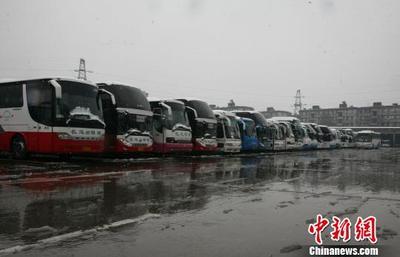 浙江迎来蛇年首雪 杭州客运班车部分停开(图)_新闻频道_央视网